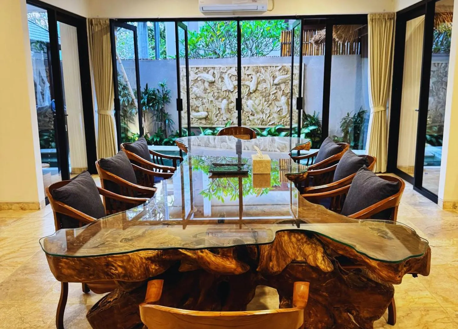 The Swan - Private Luxury Villa Suites 1, 2 & 3 Ungasan  Ungasan (Bali)