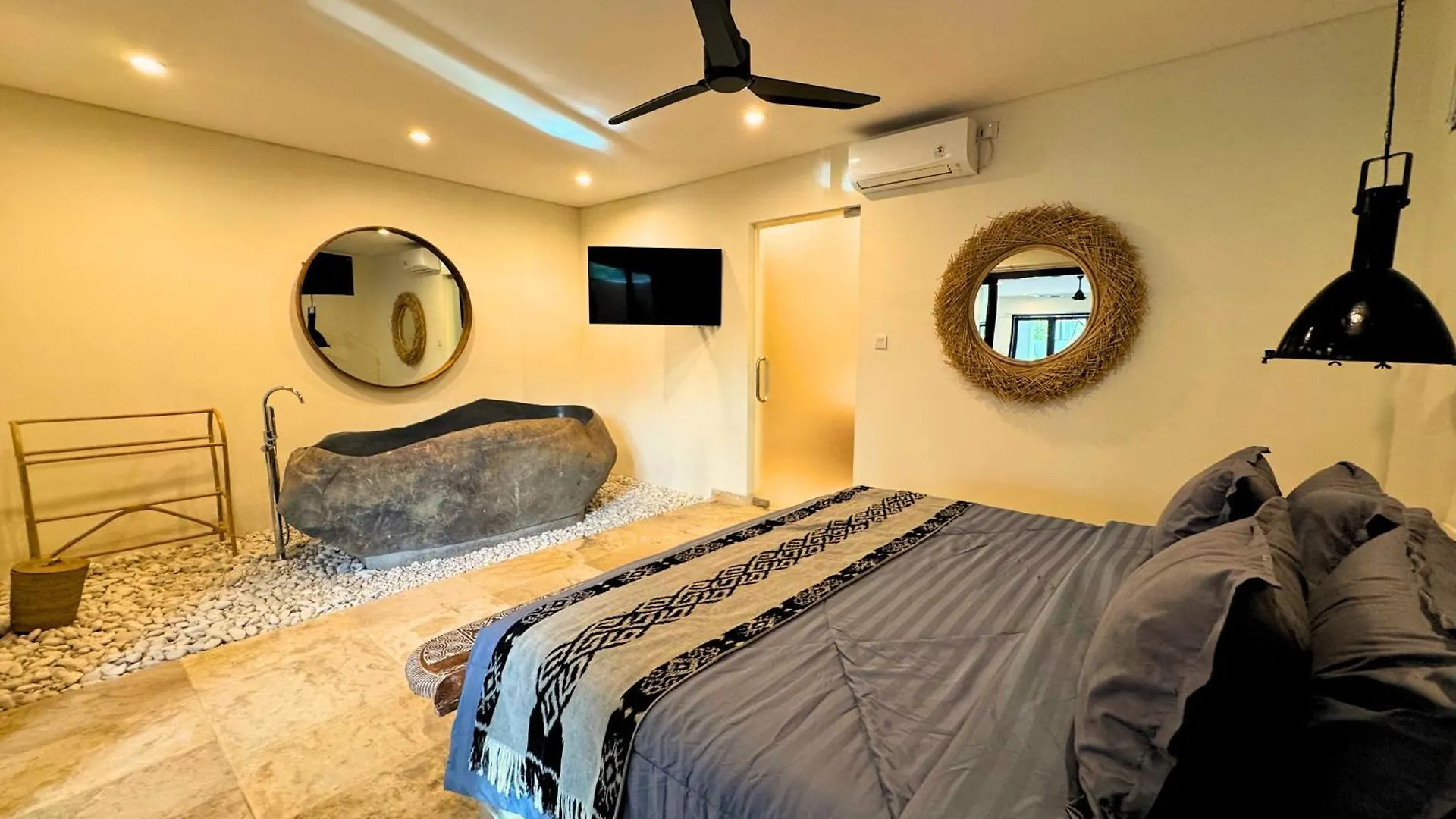 The Swan - Private Luxury Villa Suites 1, 2 & 3 Ungasan  0*, Ungasan (Bali)